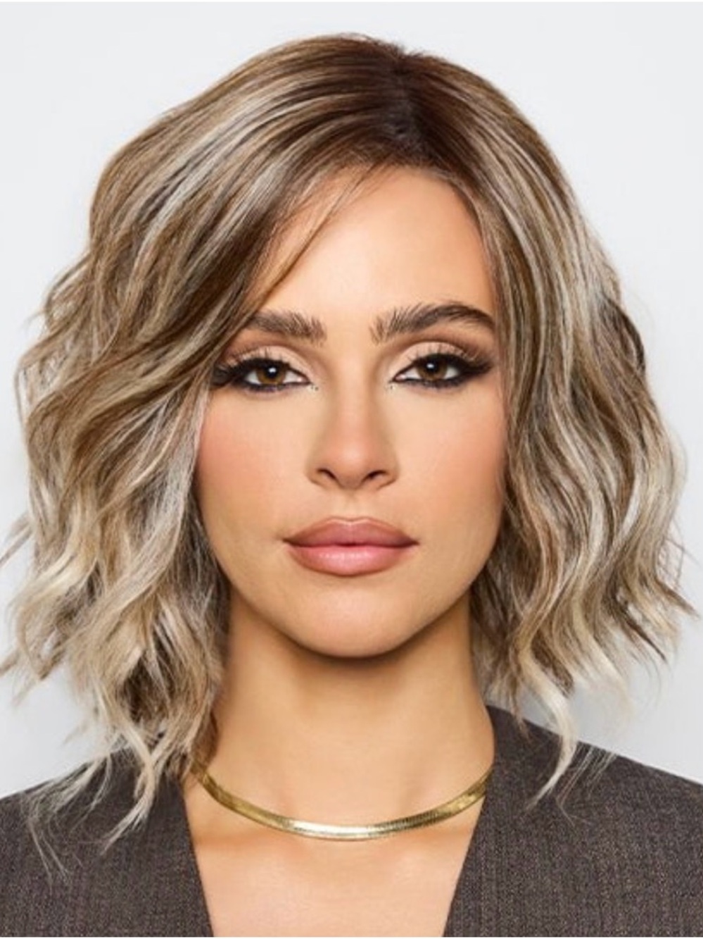 RENE OF PARIS NYX in Tres Chocolate Rooted! Like new condition! Wavy Bob!